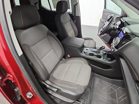 Used 2020 Chevrolet Traverse LT FWD image 40