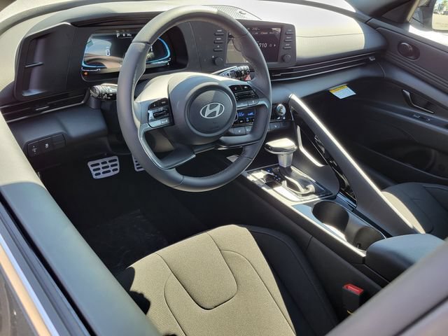 New 2026 Hyundai Elantra SEL Sport Premium FWD image 3