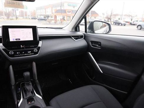 Certified 2024 Toyota Corolla Cross LE image 24