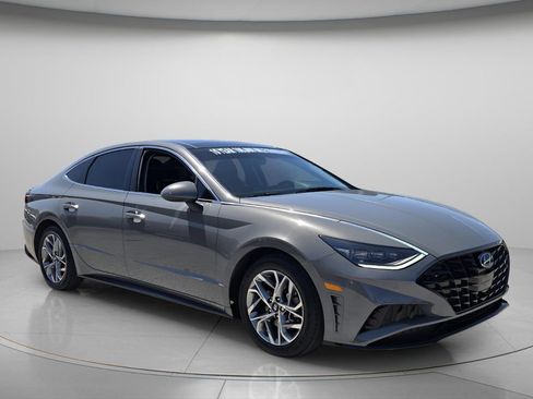 Certified 2023 Hyundai Sonata SEL w/ Convenience Package FWD image 9