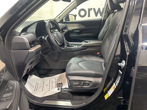 Used 2026 Toyota Grand Highlander Limited image 25