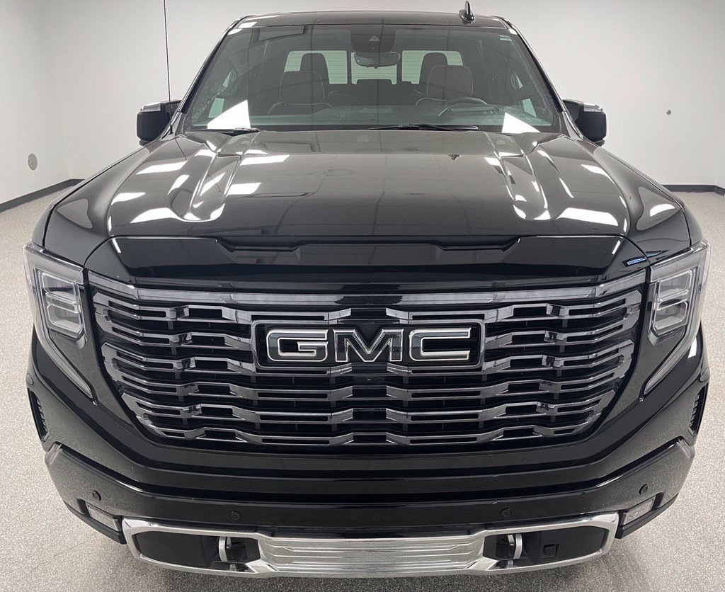 Used 2026 GMC Sierra 1500 Denali Ultimate AWD/4WD image 3