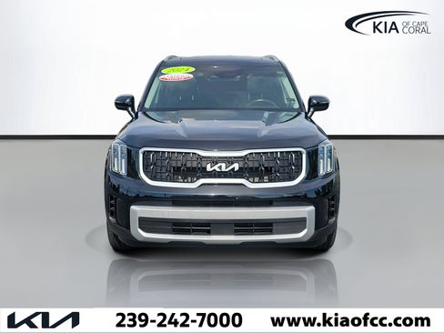 Certified 2024 Kia Telluride EX w/ EX Captain's Chair Package FWD image 2