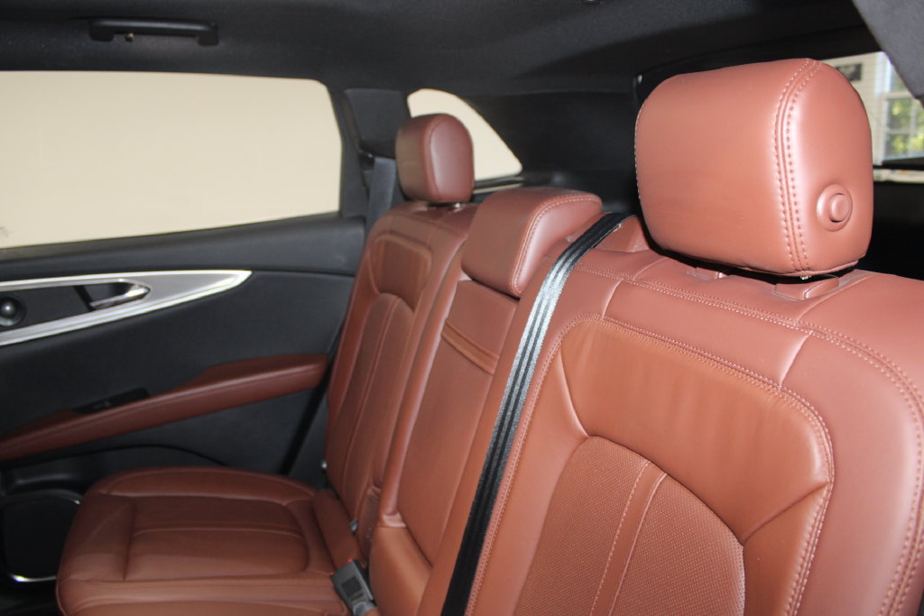 Used 2020 Lincoln Nautilus Reserve w/ Equipment Group 201A FWD image 17
