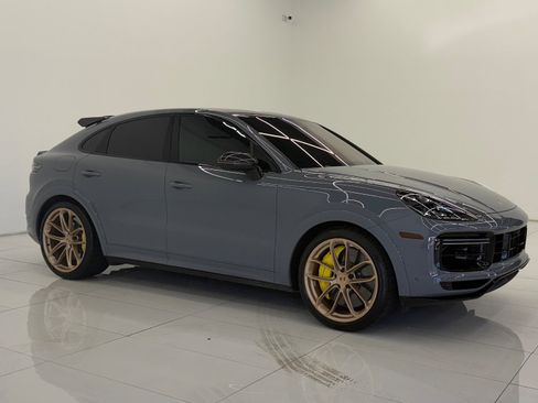 Used 2022 Porsche Cayenne Turbo GT image 3