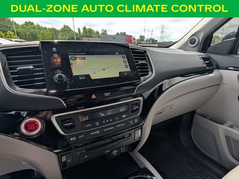 Used 2022 Honda Pilot Touring image 18