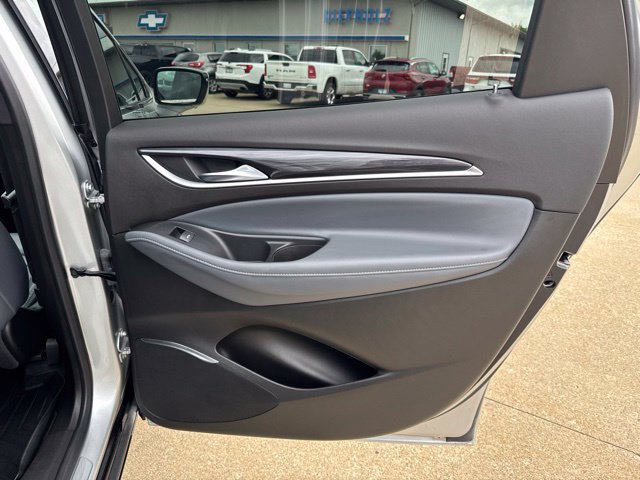 Used 2022 Buick Enclave Essence w/ Sport Touring Edition FWD image 25