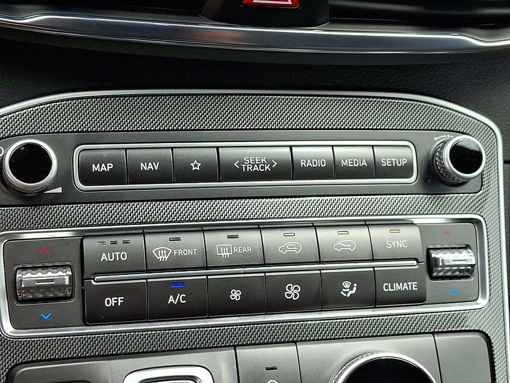 Used 2023 Hyundai Santa Fe SEL FWD image 19