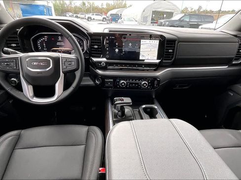 Certified 2026 GMC Sierra 1500 SLT image 28