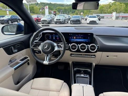 Certified 2025 Mercedes-Benz GLA 250 4MATIC image 17