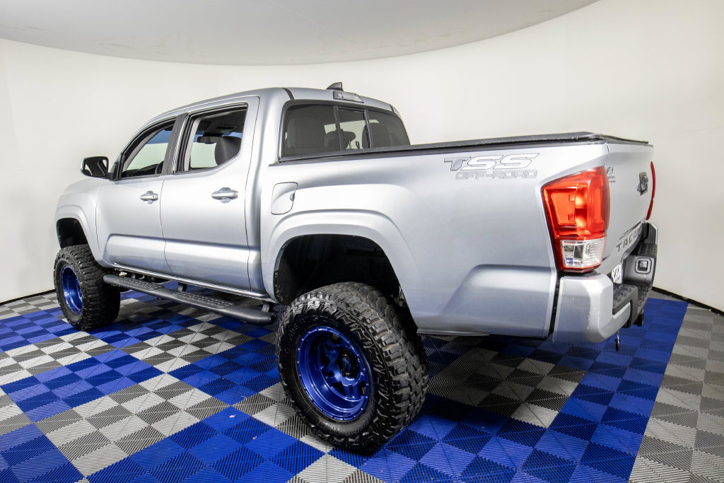 Used 2022 Toyota Tacoma SR w/ SR Convenience Package RWD image 9