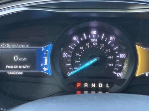 Used 2019 Ford Fusion SE FWD image 26