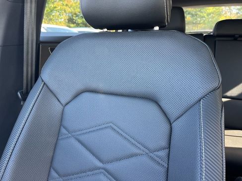 New 2026 Volkswagen Atlas Cross Sport SE FWD image 21