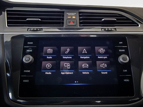 Certified 2023 Volkswagen Tiguan SE R-Line FWD image 40