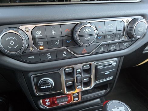 New 2026 Jeep Wrangler Unlimited Rubicon AWD/4WD image 12