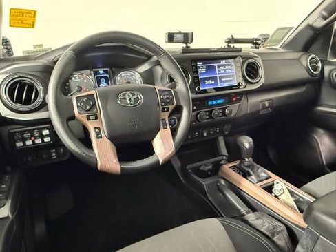 Used 2022 Toyota Tacoma TRD Off-Road w/ Technology Package image 48