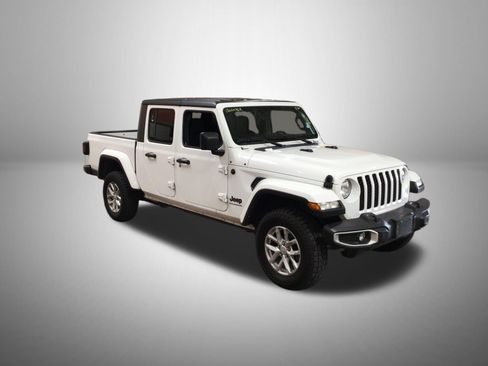 Used 2023 Jeep Gladiator Sport AWD/4WD image 2