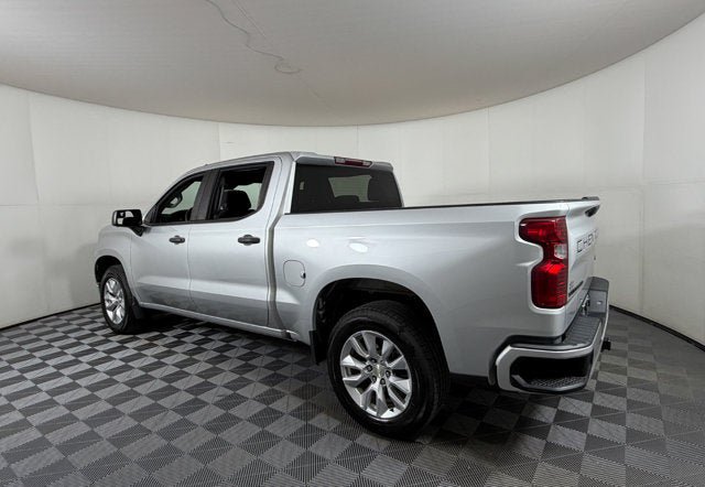 Used 2022 Chevrolet Silverado 1500 Custom w/ LPO, Dark Essentials Package RWD image 3