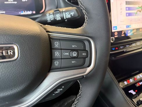 New 2026 Jeep Grand Wagoneer L 4WD w/ Premium Group I image 59