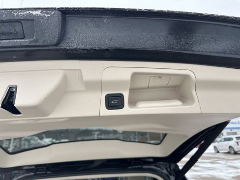 Used 2023 GMC Acadia Denali image 39