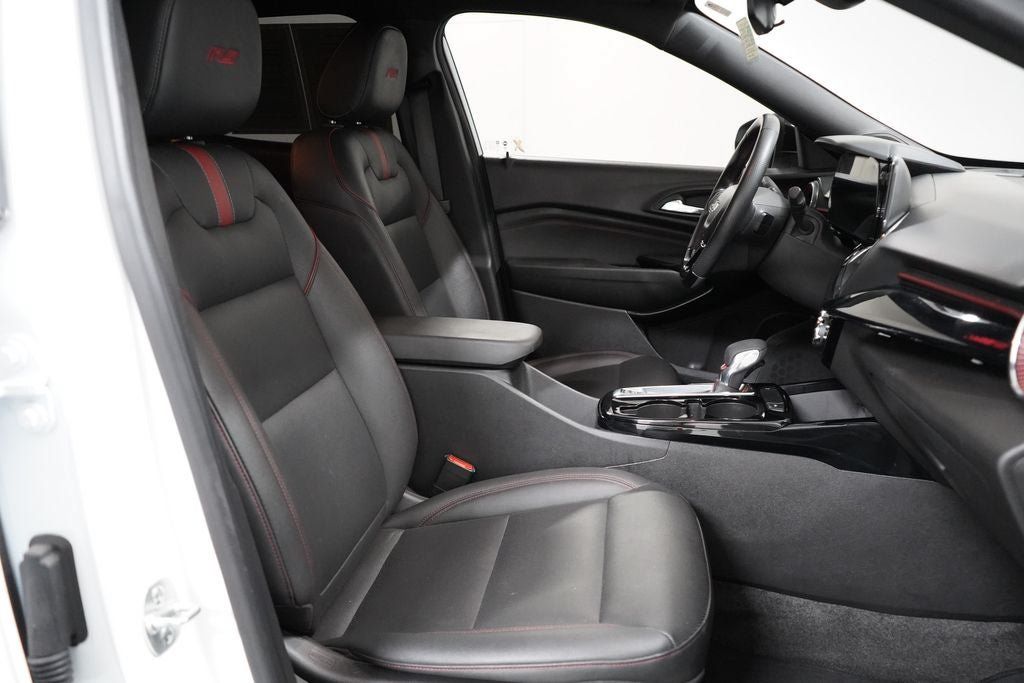 Used 2025 Chevrolet Trax RS w/ Driver Confidence Package FWD image 21
