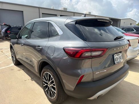 Used 2023 Ford Escape Active w/ Tech Pack #1 AWD/4WD image 2