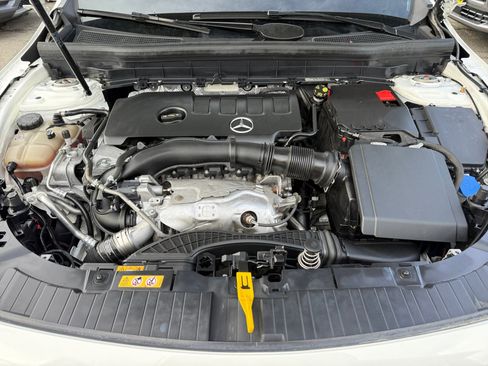 Used 2021 Mercedes-Benz GLB 250 4MATIC image 20