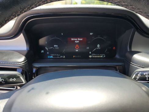 Used 2023 Lincoln Nautilus FWD w/ Premium Package image 26
