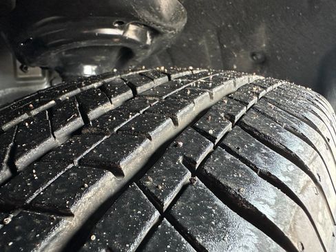 Used 2025 Toyota Sienna XLE image 29