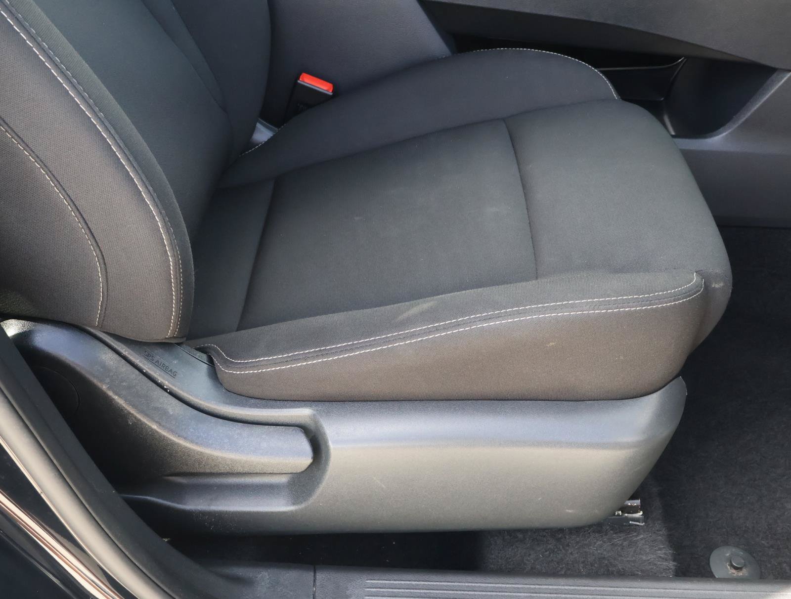 Used 2025 Nissan Rogue S FWD image 17