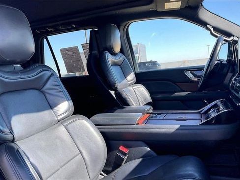 Used 2023 Lincoln Navigator Reserve image 7