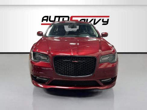 Used 2022 Chrysler 300 Touring L RWD image 2