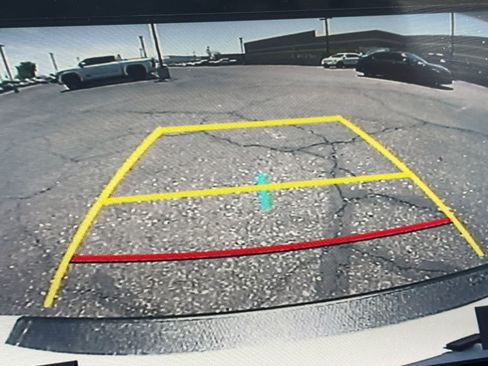 Used 2022 Toyota Camry XSE FWD image 15