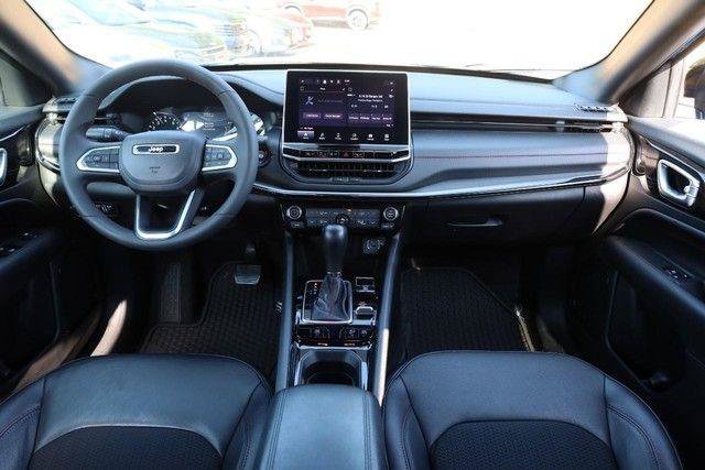 Used 2025 Jeep Compass Trailhawk w/ Trailer Tow Group AWD/4WD image 22