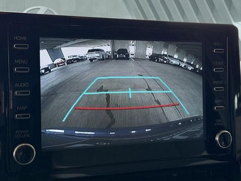Used 2020 Toyota Corolla LE FWD image 20