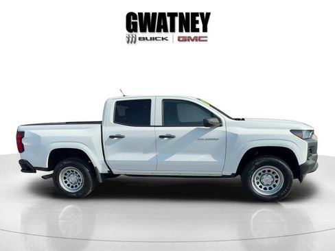 Used 2023 Chevrolet Colorado W/T RWD image 4