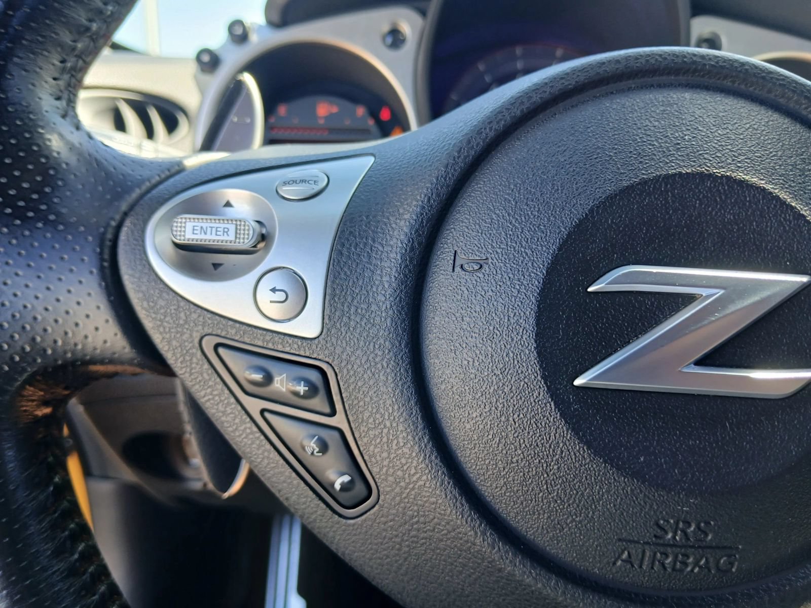Used 2017 Nissan 370Z Coupe RWD image 20