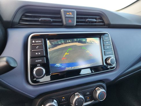 Used 2023 Nissan Versa SV image 18