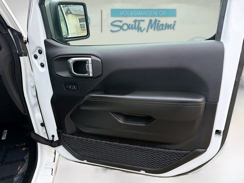 Used 2025 Jeep Wrangler Sahara w/ Safety Group image 33