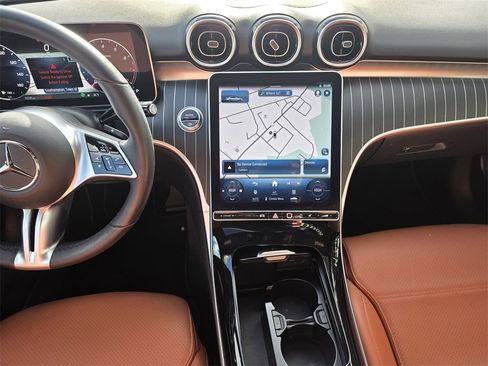 Used 2023 Mercedes-Benz C 300 4MATIC Sedan image 2