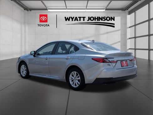 Used 2025 Toyota Camry LE w/ Convenience Package FWD image 3
