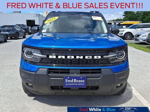 Used 2025 Ford Bronco Sport Outer Banks w/ Outer Banks Tech Package+ AWD/4WD image 3