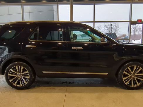 Used 2016 Ford Explorer Platinum image 8