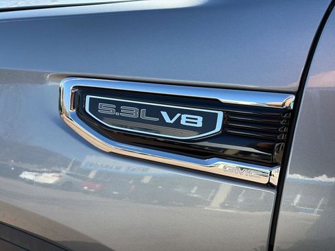 Used 2024 GMC Sierra 1500 SLT image 8