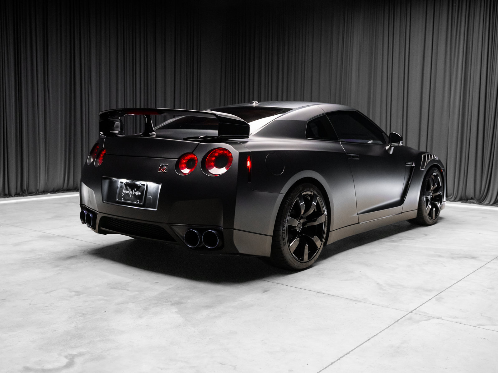 Used 2009 Nissan GT-R Premium AWD/4WD image 3