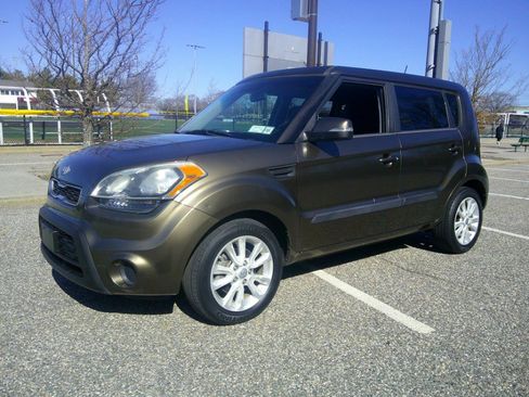 Used 2012 Kia Soul + image 19