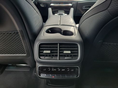 Used 2023 Mercedes-Benz GLS 580 4MATIC image 10