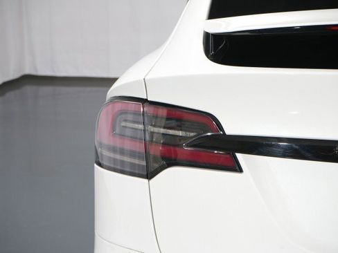 Used 2024 Tesla Model X Plaid image 19