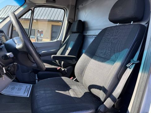 Used 2014 Freightliner Sprinter 3500 RWD image 9