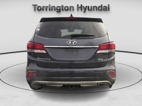 Used 2017 Hyundai Santa Fe SE image 6
